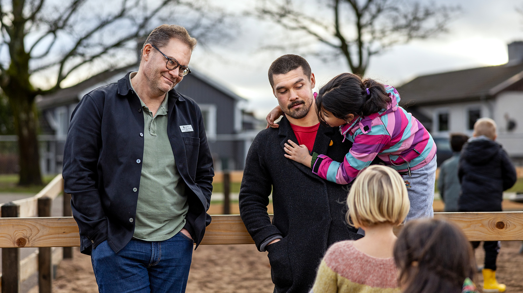 Kristoffer Wittlöv Stenman, rektor och Tom Bergqvist, lärare fritidshem. Foto: NIcklas Elmrin