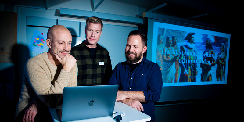 It-strategen och läraren Jimmy Holst, rektor Niclas Bengtsson och förste­lärare Anders Hector på Västerportskolan i Ystad. Foto: Christian Örnberg