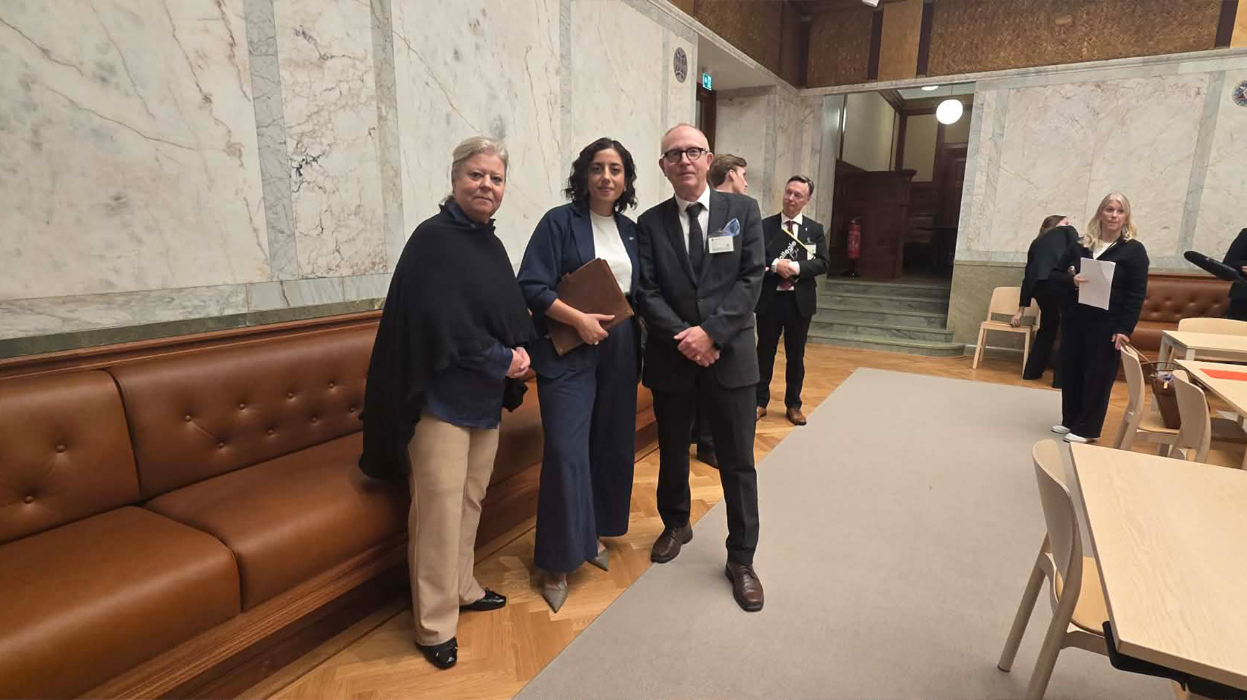 Camilla Waltersson Gr&ouml;nvall, Simona Mohamsson, Emil Kils&auml;ter. Foto: Niklas Bolin Djanaieff